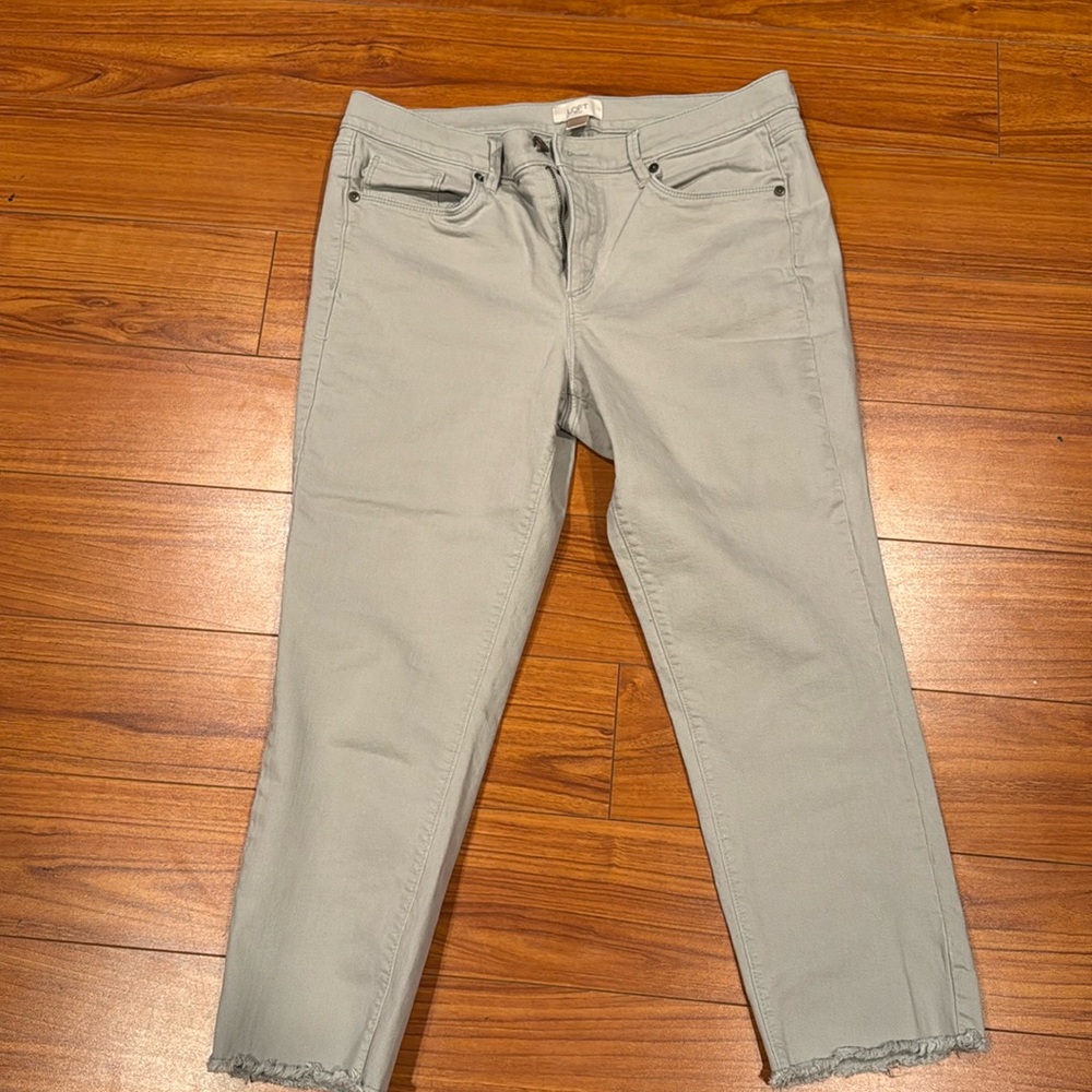 Loft gray denim pants. Skinny crop EUC